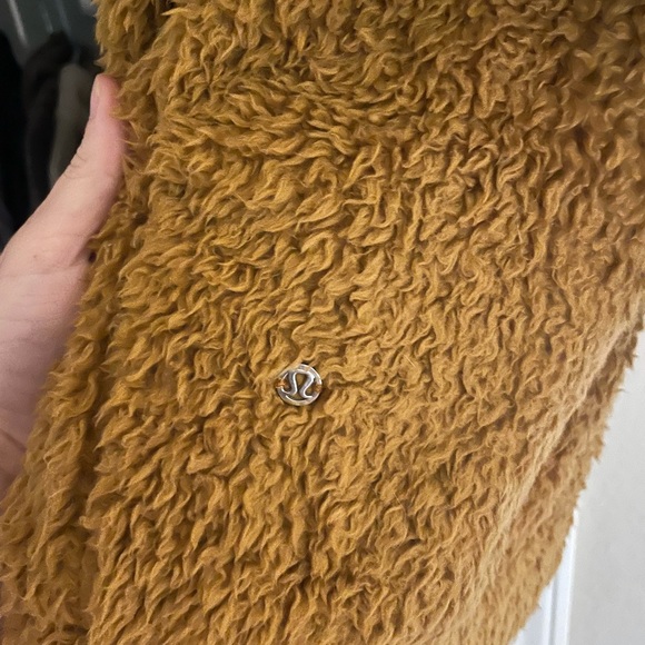 Lululemon Oh so Sherpa Jacket - Picture 2 of 3
